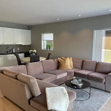 Eksklusiv Med Spektakulaer Utsikt Kabelvåg